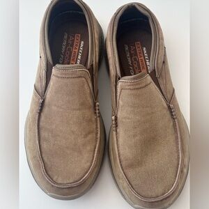 Skechers, Men’s loafers, extra wide comfort fit, Size 11